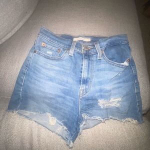 Levi’s shorts